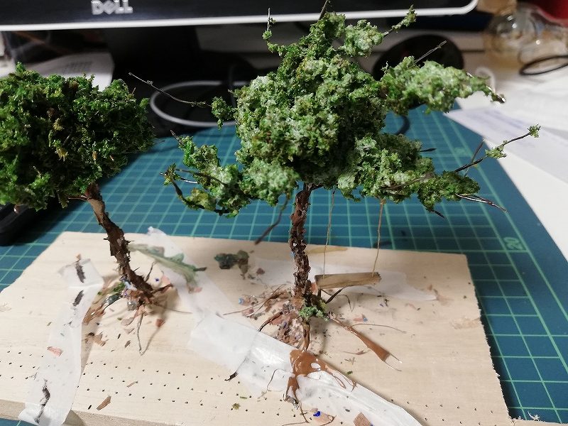 模型 情景 100均でそろえた材料でジオラマの 木 を作る方法 オノマトペ